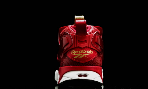 专柜正品 reebok/锐步 pump fury 钢铁侠蛇年别注 男子跑鞋V46670