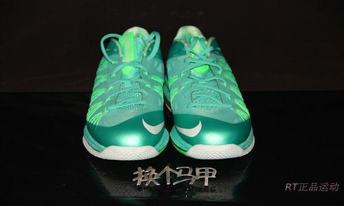RT运动 NIKE AIR MAX LEBRON X LOW 詹姆斯篮球鞋 579765-300